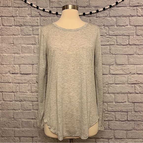 NWOT Athleta Long Sleeve Top in Heather Gray - Picture 2 of 10